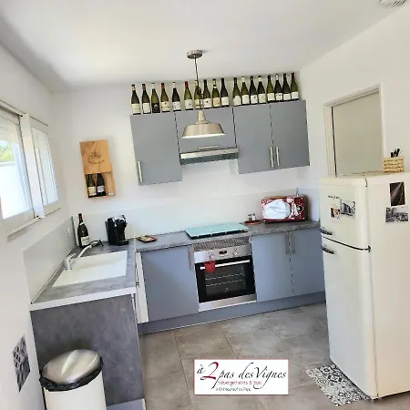 A 2 Pas Des Vignes, Hebergements Et Spa, Maison Numero 11 A Du Pape Holiday home *